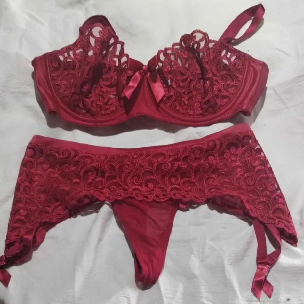 Victoria's Secret Red Lace Bra Set